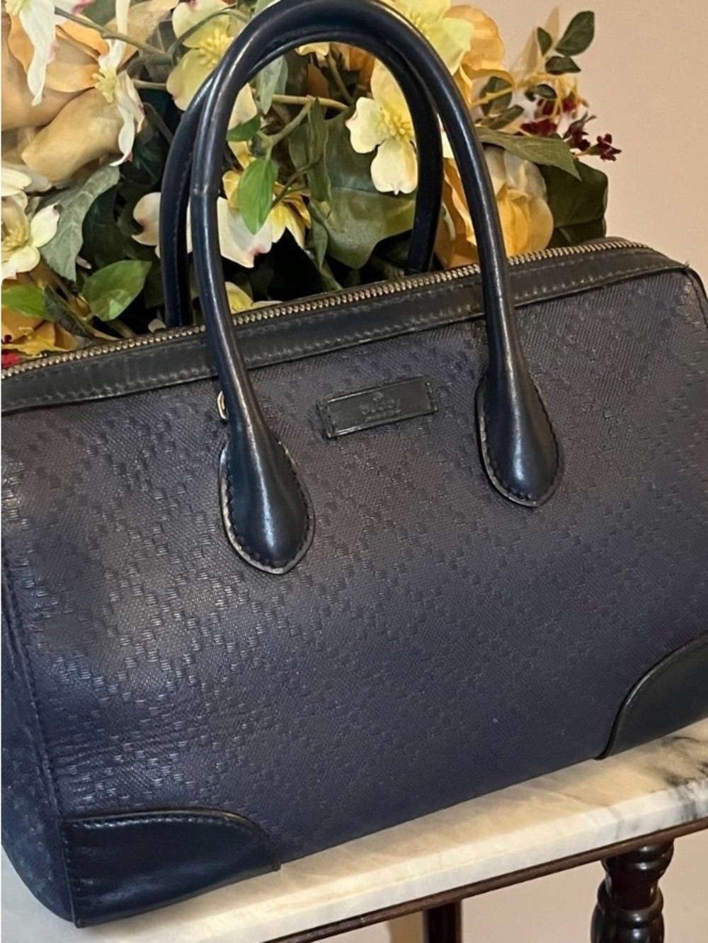 Authentic Gucci Bright Diamanté leather Boston bag in Navy Blue - Picture 3 of 14